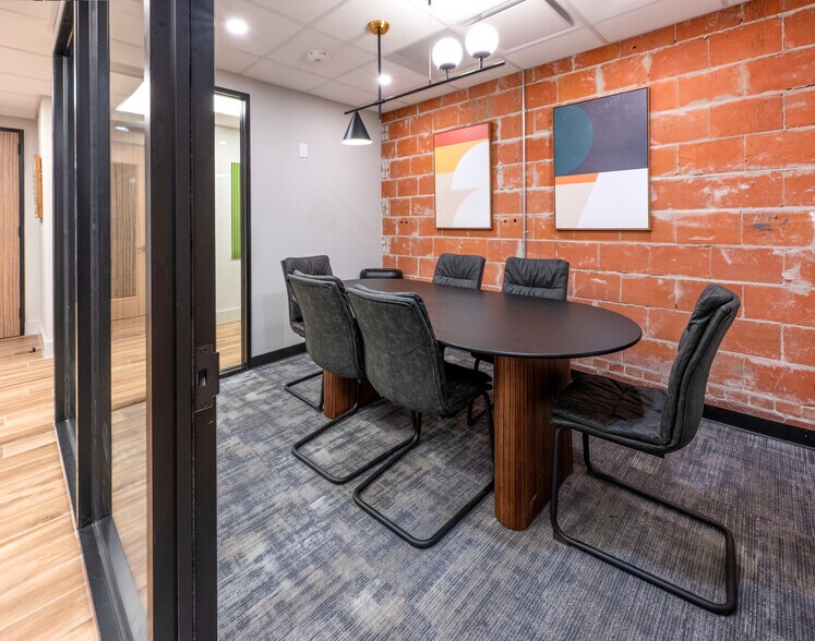 More Photos Of 1500 Waugh Dr, Houston Coworking Space