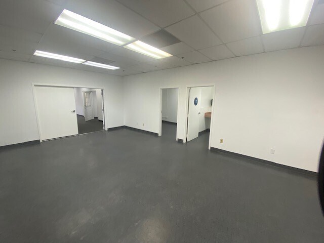 More Photos Of 13539 Desmond St, Pacoima Manufacturing For Lease