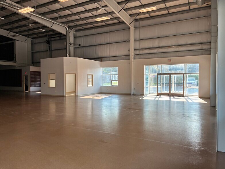 More Photos Of 1115 Lancaster Ave, Columbia Industrial For Lease