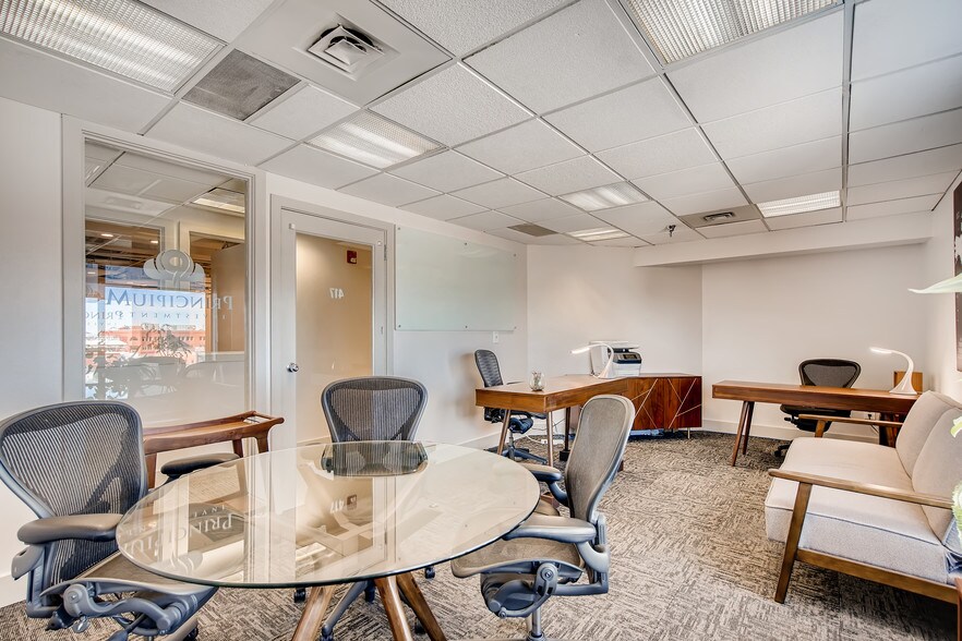 More Photos Of 1035 Pearl St, Boulder Office For Sale