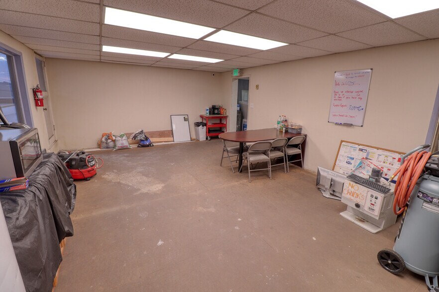 More Photos Of 1915 N Division St, Spokane Office For Sale