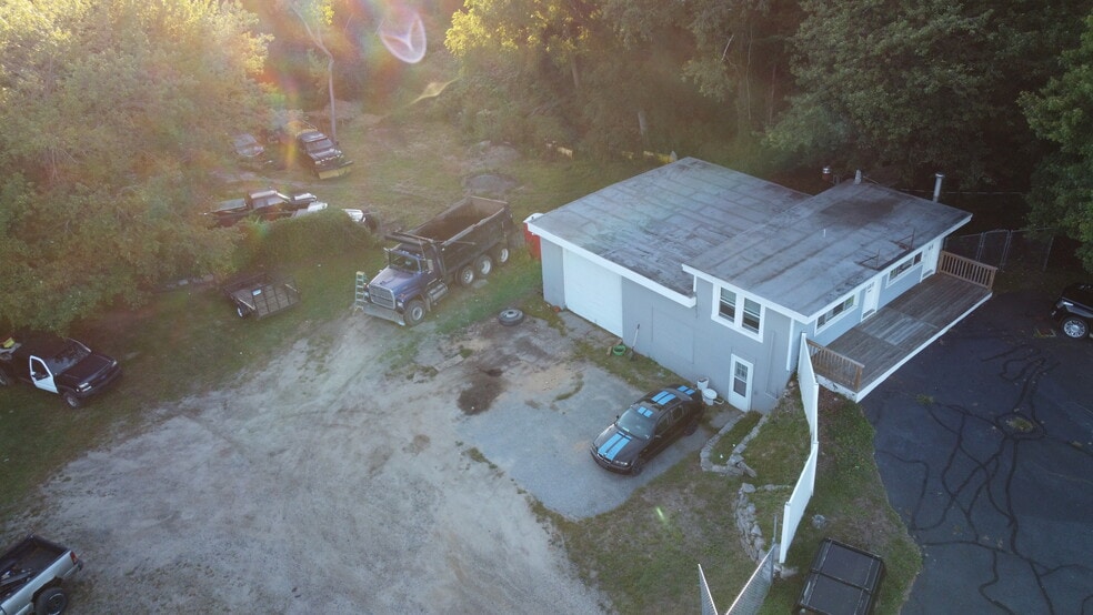 More Photos Of 9-19 King St, Old Saybrook Light Manufacturing For Sale