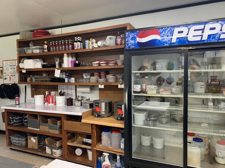 More Photos Of 1711 W Highway 51 S, Mercer Restaurant For Sale