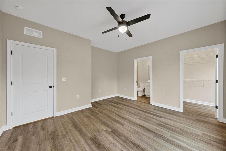 More Photos Of 721 Plano Rd, Bowling Green Apartments For Sale