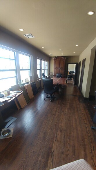 More Photos Of 512 SW 3rd St, Oklahoma City Industrial For Lease