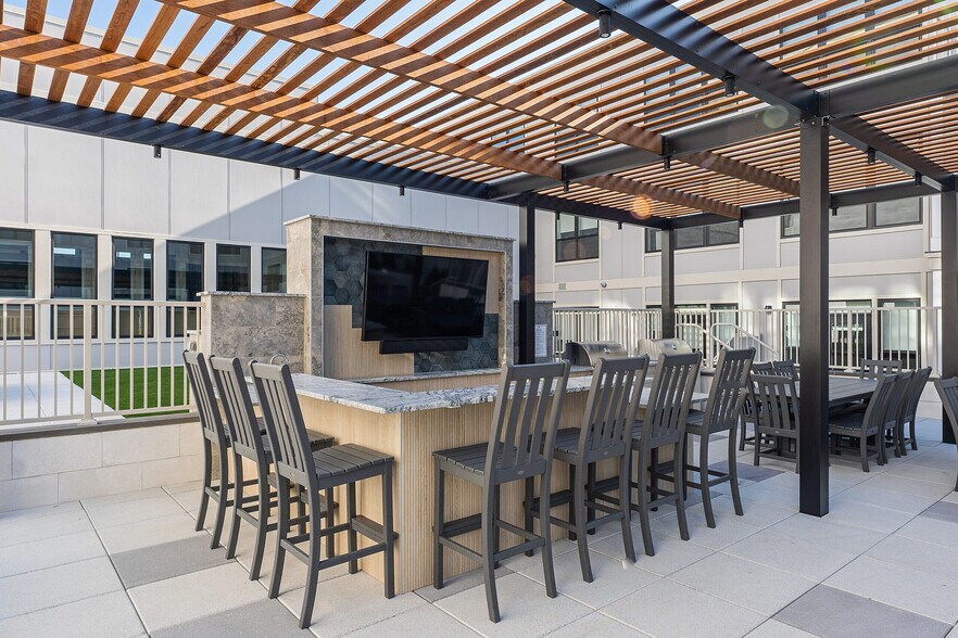 More Photos Of 620 Bloomfield Ave, Bloomfield Apartments For Lease