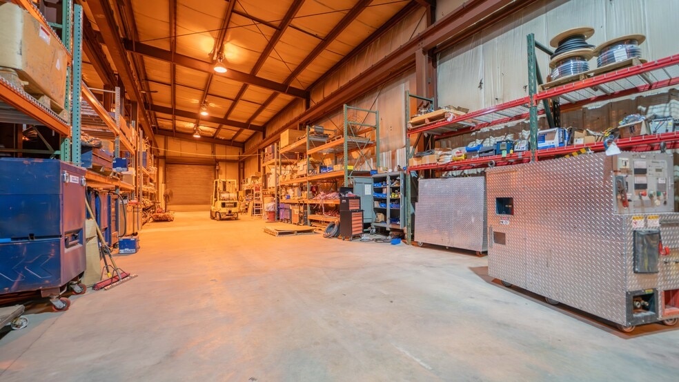 More Photos Of 1019 E Summit St, Crown Point Warehouse For Sale