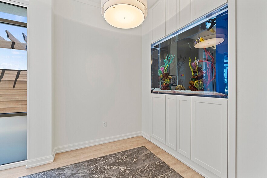 More Photos Of 495 Town Plaza Ave, Ponte Vedra Office For Sale