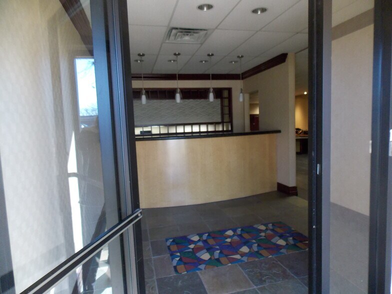 More Photos Of 6120 Aldwick Dr, Garland Warehouse For Lease