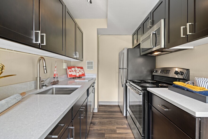More Photos Of 1717 SW Park Ave, Portland Multifamily For Sale
