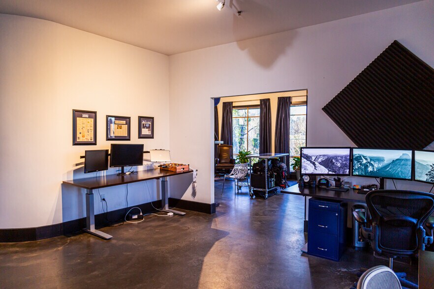 More Photos Of 319 Atlanta St, Marietta Office For Sale