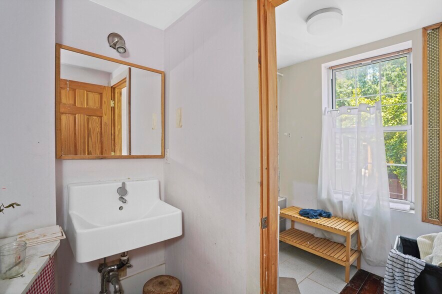 More Photos Of 296 Grand St, Brooklyn Apartments For Lease