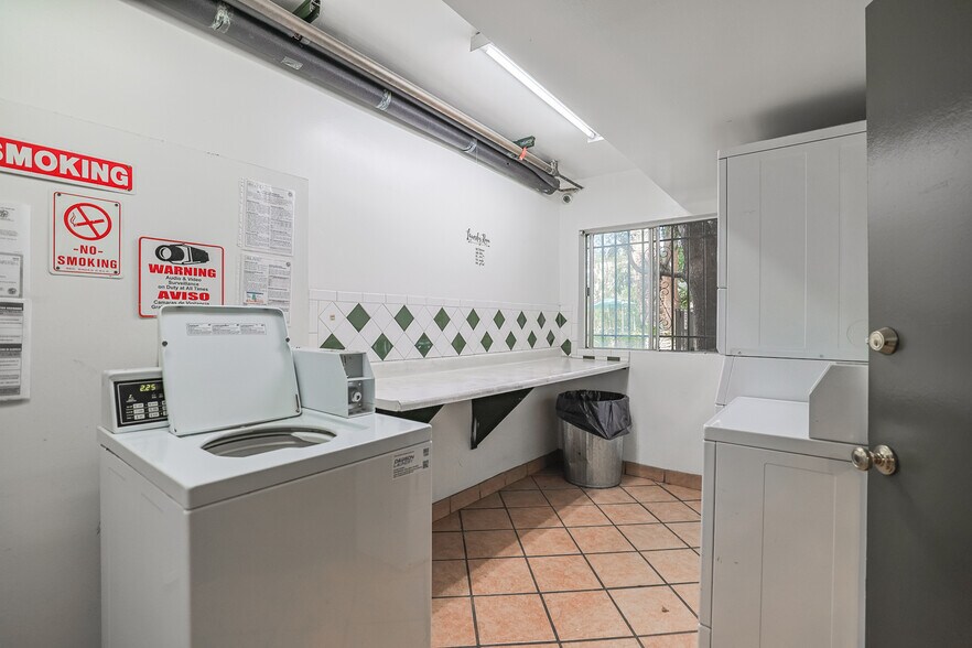 More Photos Of 6121 Woodman Ave, Van Nuys Apartments For Sale