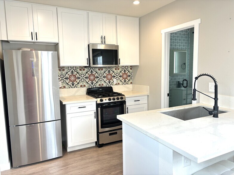 More Photos Of 183 N Waverly St, Orange Apartments For Sale