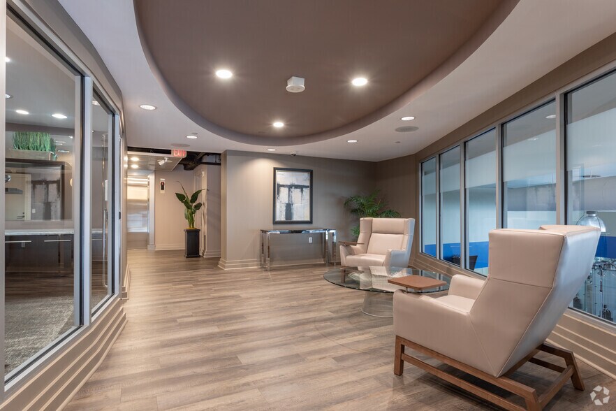 More Photos Of 8210 Crestwood Heights Dr, McLean Apartments For Lease