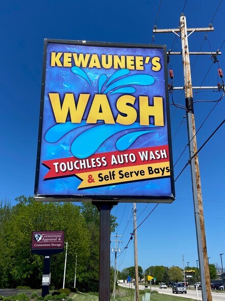 More Photos Of 921 Marquette Dr, Kewaunee Carwash For Sale
