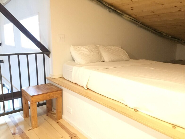 More Photos Of , Hudson Unknown For Sale