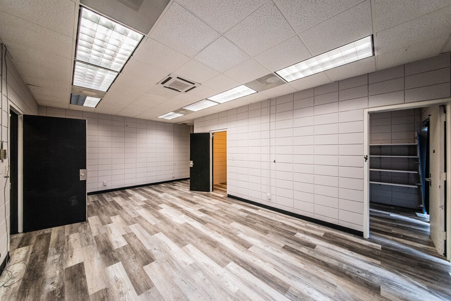 More Photos Of 3000 Irvin Cobb Dr, Paducah Warehouse For Sale