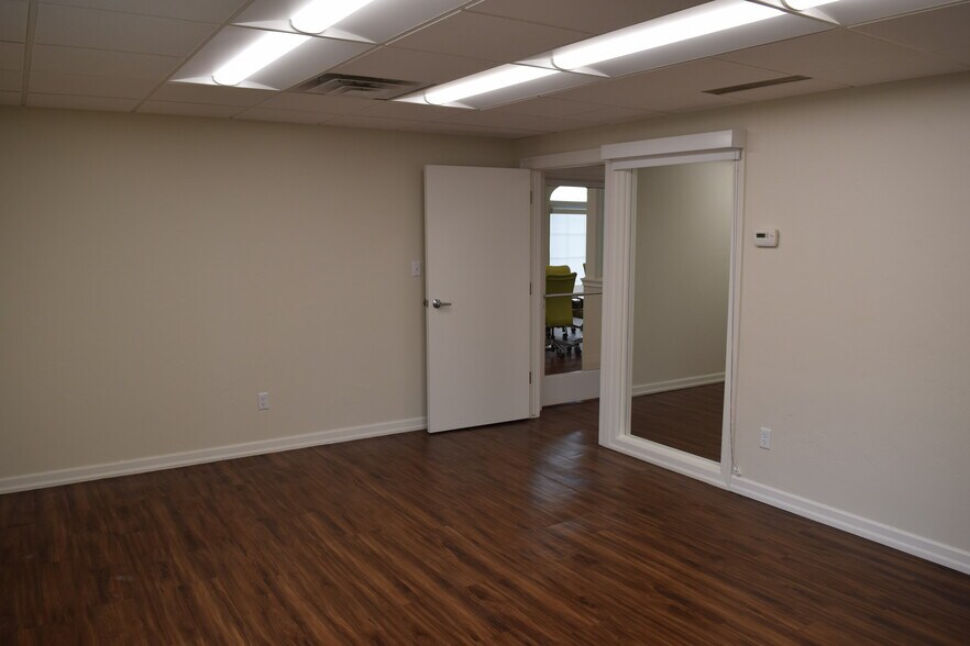 More Photos Of 318 NW 13th St, Oklahoma City Office For Lease