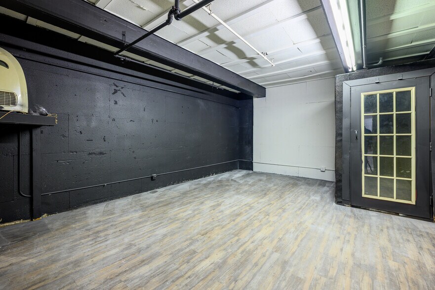 More Photos Of 86-90 Forrest St, Jersey City Warehouse For Lease