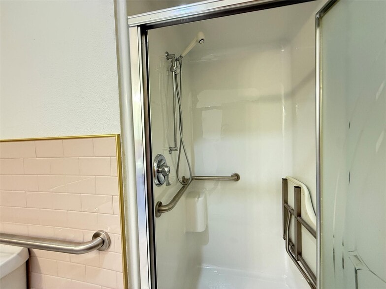 More Photos Of 5208 Village Creek Dr, Plano Office For Sale