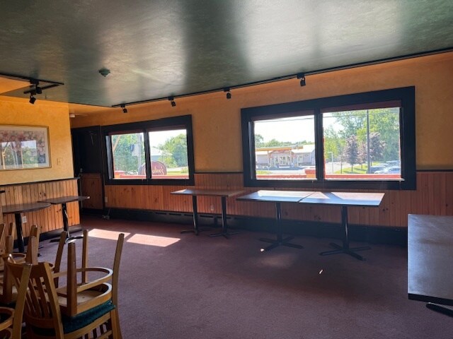 More Photos Of 1834 Shelburne Rd, South Burlington General Retail For Sale