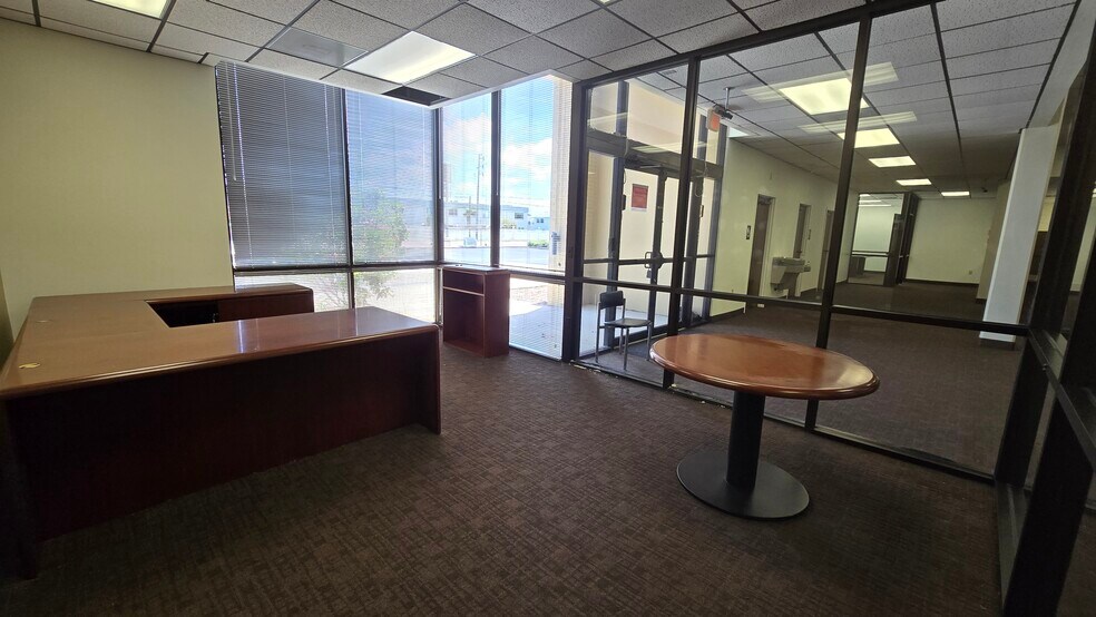 More Photos Of 8181 54th Ave N, Saint Petersburg Office For Sale