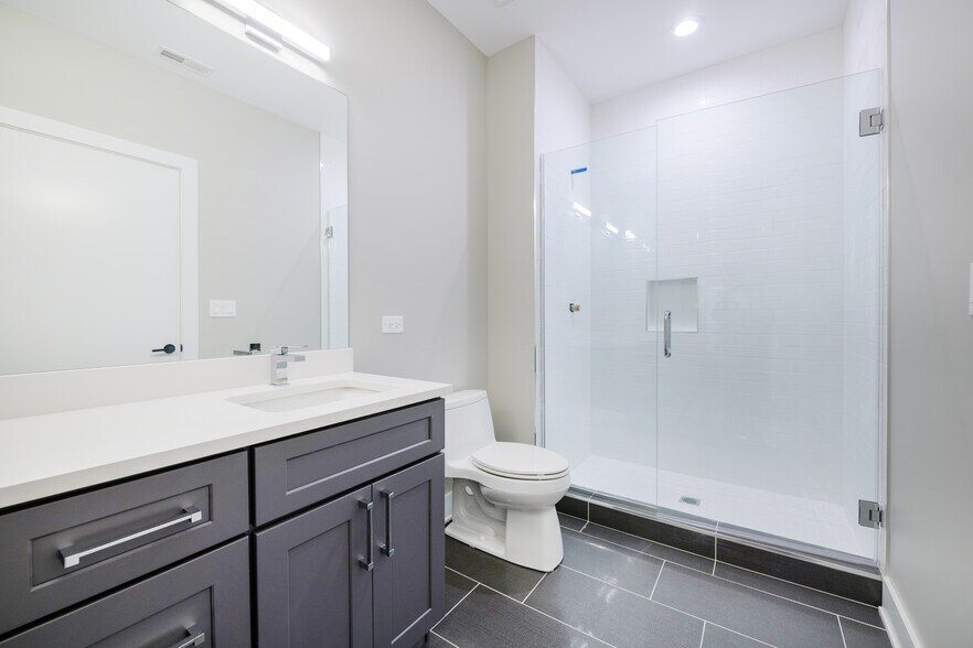 More Photos Of 3001 N Southport Ave, Chicago Apartments For Lease