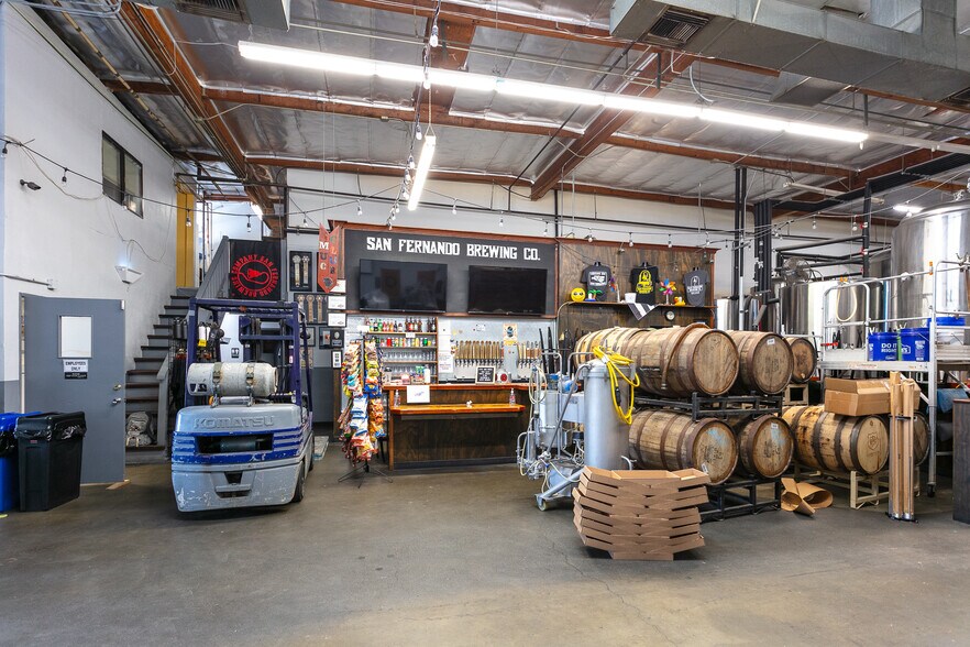 More Photos Of 425 Park Ave, San Fernando Warehouse For Sale