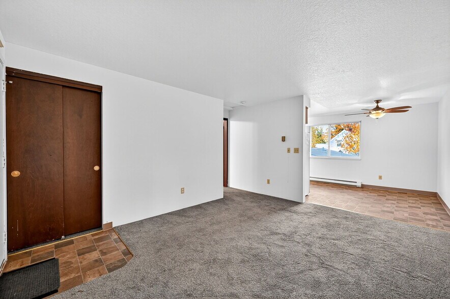 More Photos Of 17170 Beers Ave, Sandy Multifamily For Sale