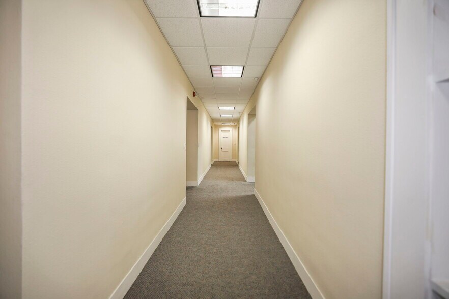 More Photos Of 155 8th St N, Saint Petersburg Office Residential For Lease
