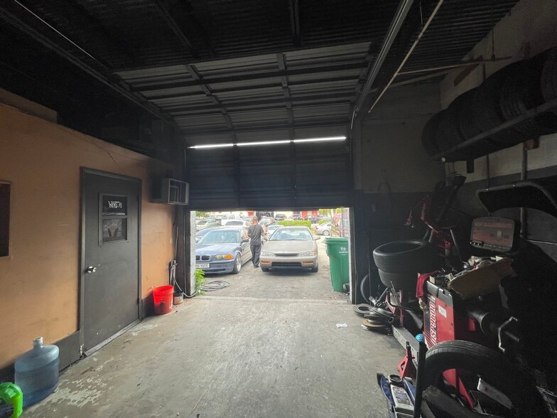 More Photos Of 1901 SW 100th Ter, Miramar Warehouse For Lease