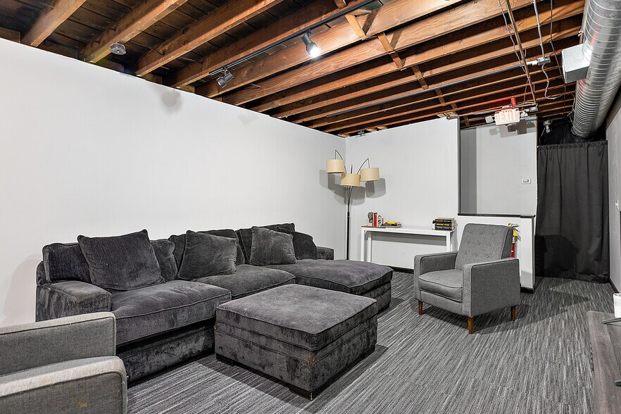 More Photos Of 22007 Woodward Ave, Ferndale Loft Creative Space For Sale