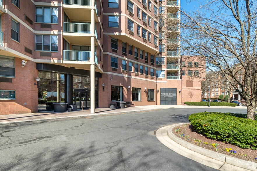 More Photos Of 50 Warren Street, Jersey City Office For Lease