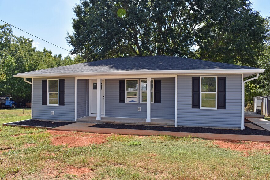 More Photos Of 5735 Fallston Rd, Lawndale Flex For Sale