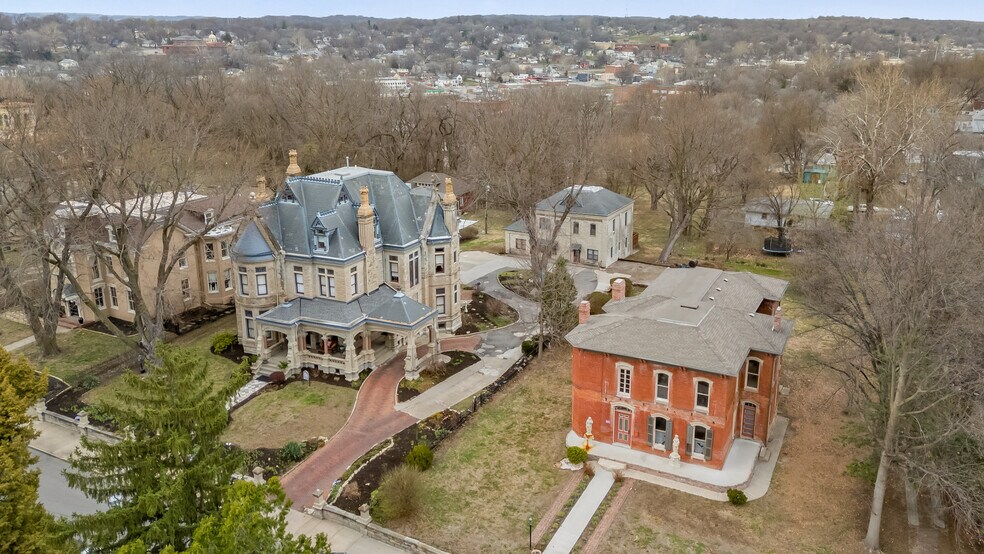 More Photos Of 809 Hall St, Saint Joseph Hospitality For Sale