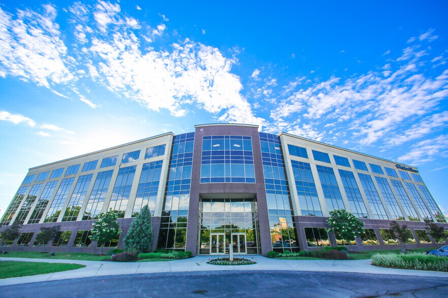 More Photos Of 301 Pennsylvania Pky, Indianapolis Office For Lease