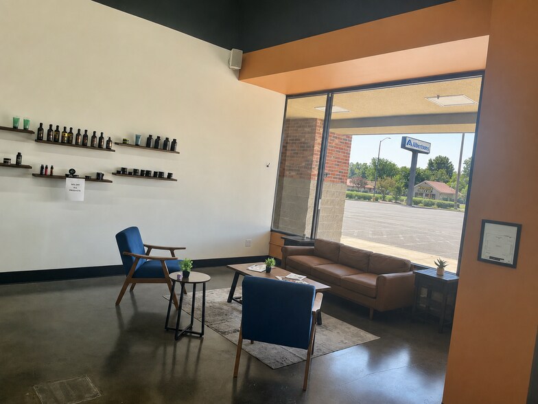 More Photos Of 130-176 Blue Lakes Blvd N, Twin Falls General Retail For Lease