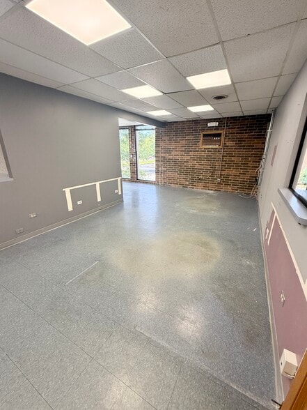 More Photos Of 7800 W College Dr, Palos Heights Office For Sale