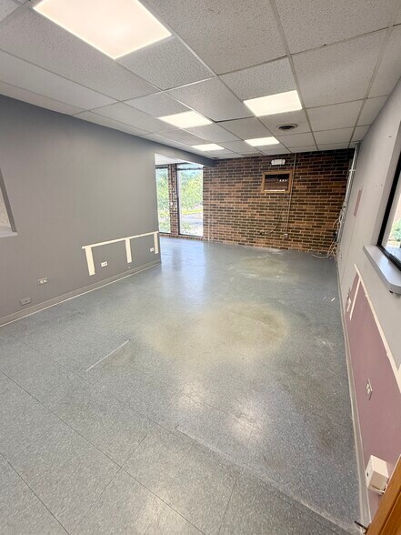 More Photos Of 7800 W College Dr, Palos Heights Office For Lease