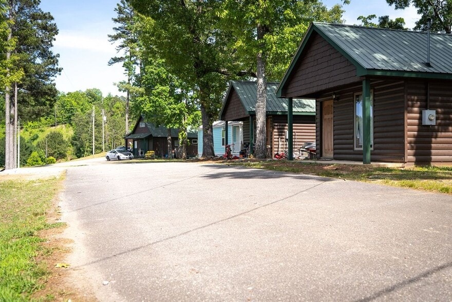 More Photos Of 21979 Highway 431, Wedowee Hotel For Sale