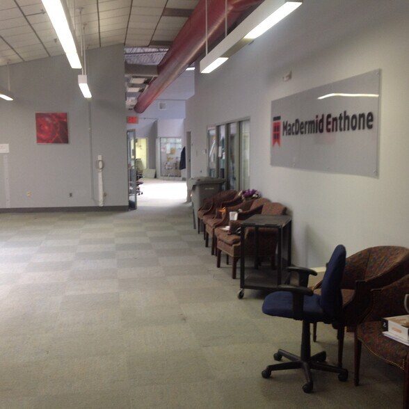 More Photos Of 193 Marsh Hill Rd, Orange Light Manufacturing For Lease