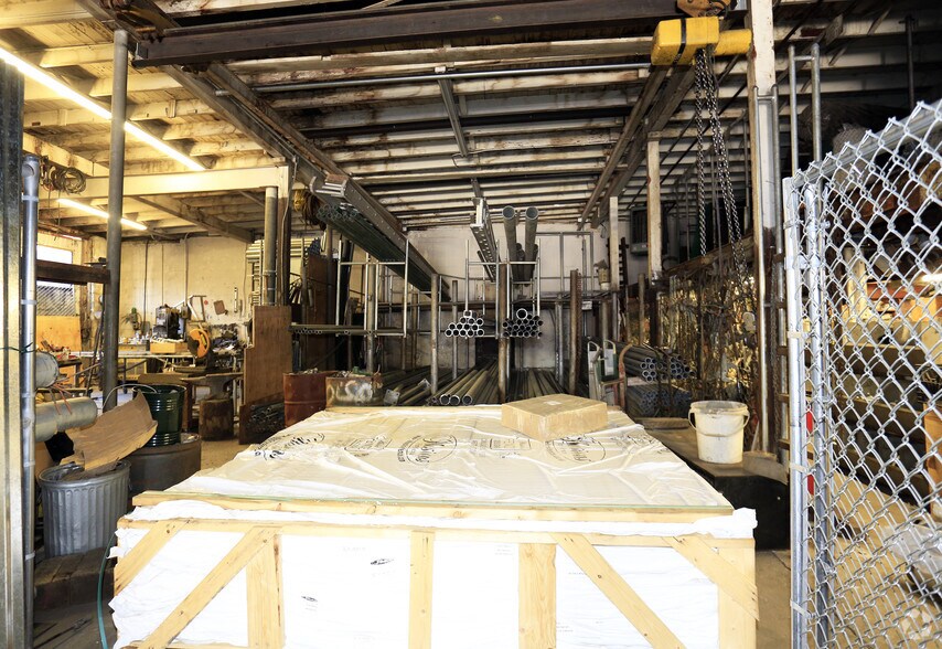 More Photos Of 2883 Miles Ave, Bronx Warehouse For Lease