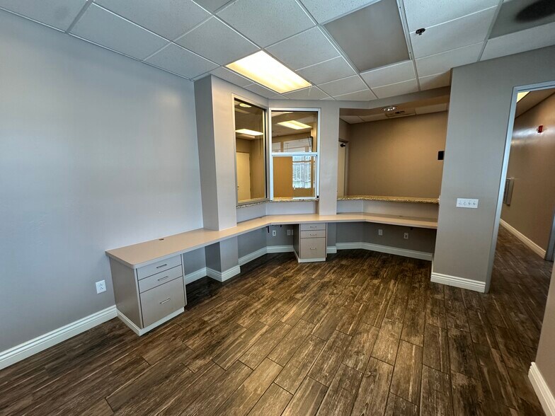 More Photos Of 2901 Sillect Ave, Bakersfield Medical For Lease