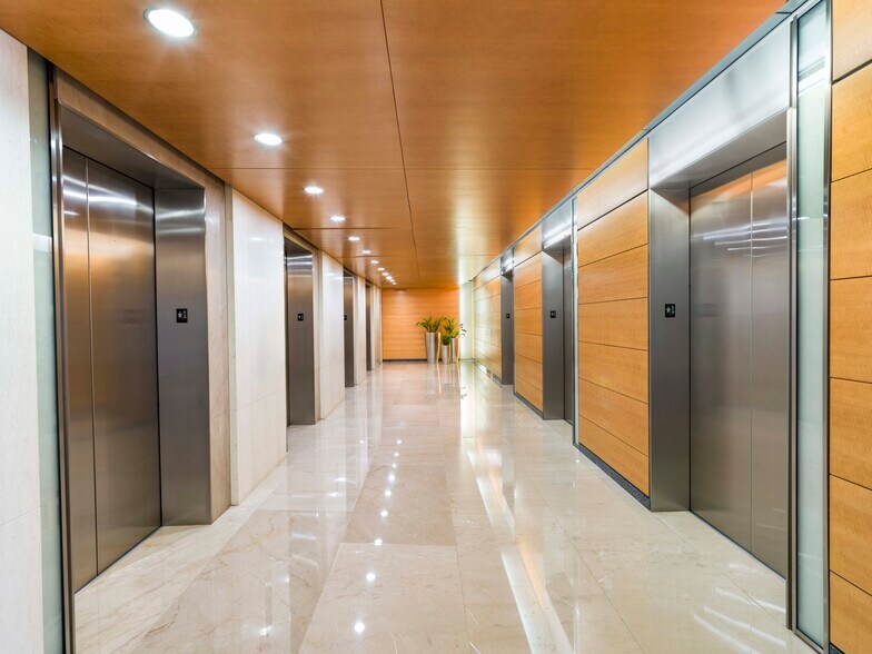 More Photos Of 1152 15th St NW, Washington Office For Lease