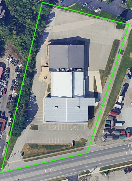 More Photos Of 4951 Dixie Hwy, Fairfield Showroom For Lease