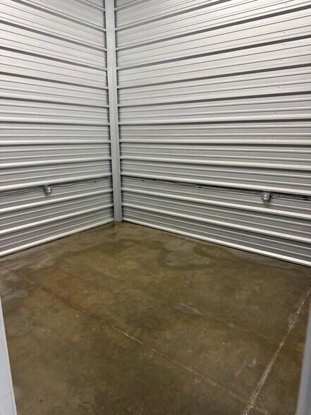 More Photos Of 12894 A US-45E, Martin Flex For Lease