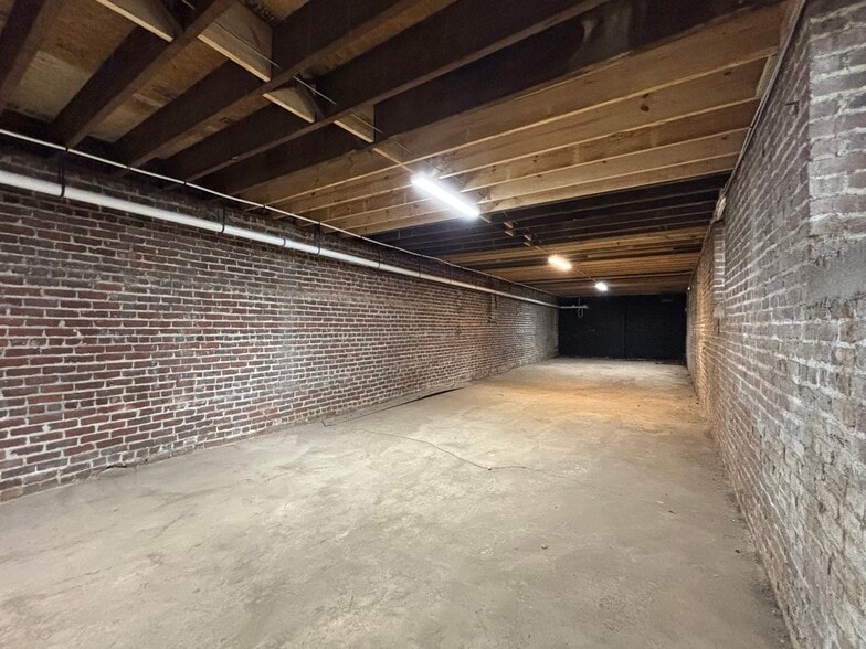 More Photos Of 640-642 N Cherry St, Winston-Salem Storefront Retail Office For Lease