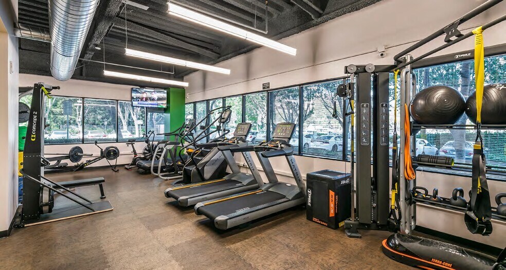 More Photos Of 100 Century Center Ct, San Jose Office For Lease