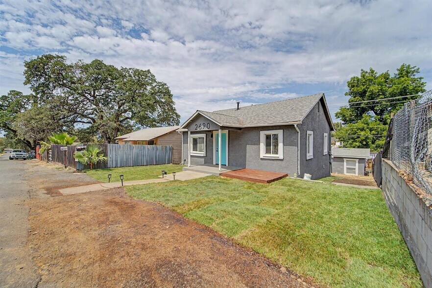 More Photos Of 2690 Ithaca St, Oroville Multifamily For Sale
